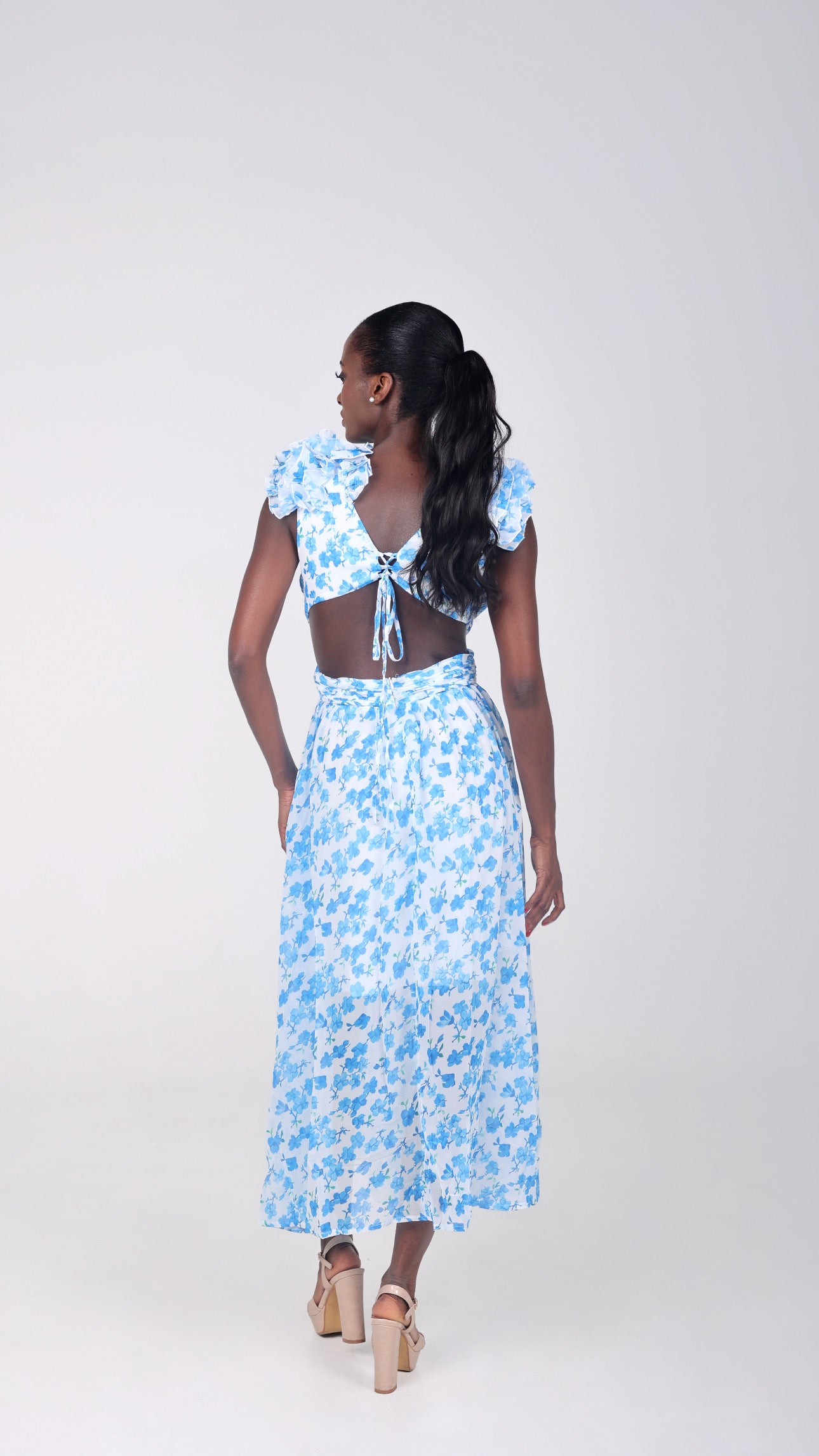 RUFFLED FLORAL CUTOUT MAXI DRESS IN BLUE
